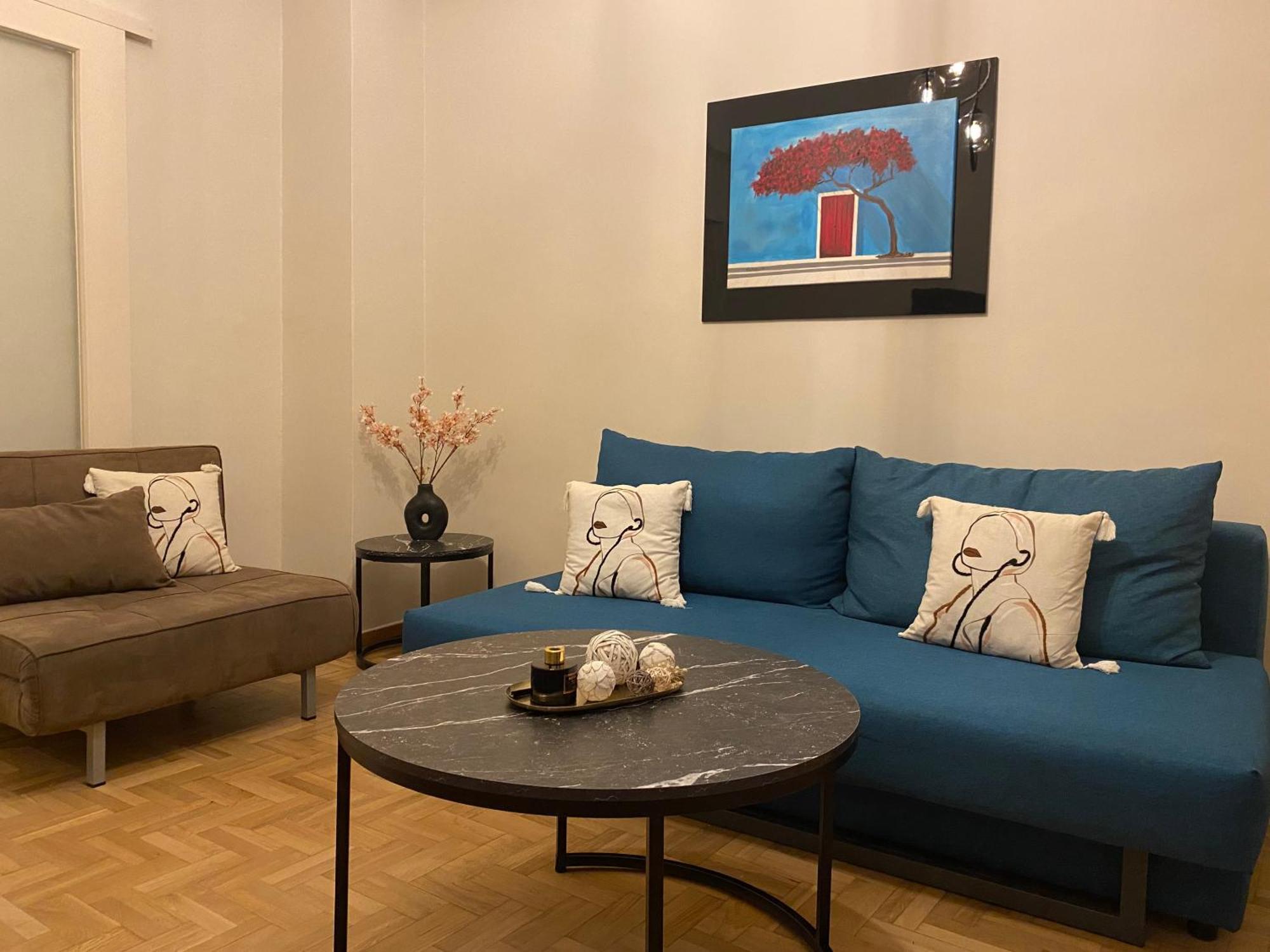 Maria Cozy In Neos Kosmos-athens Apartment